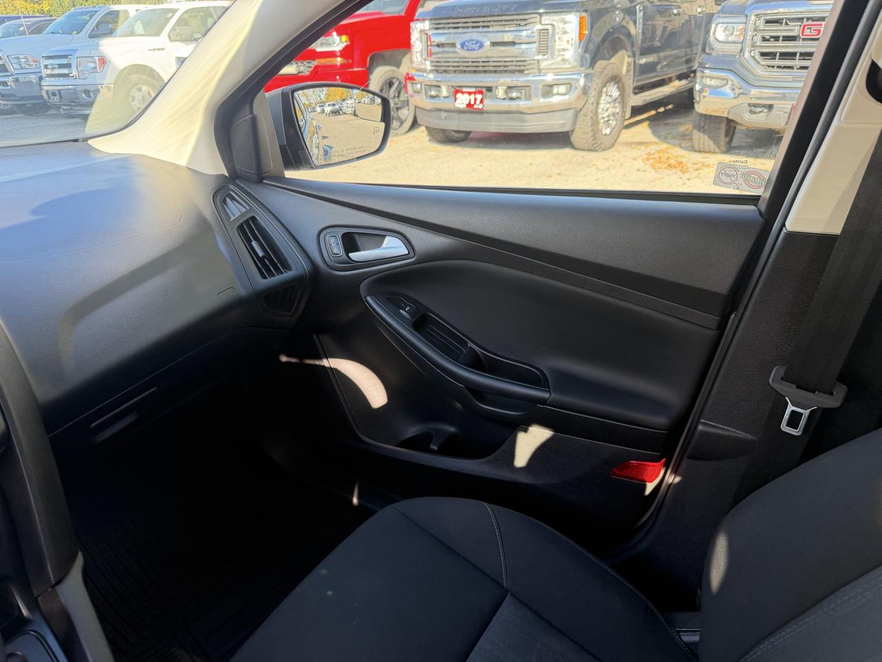 2015 Ford Focus SE Photo