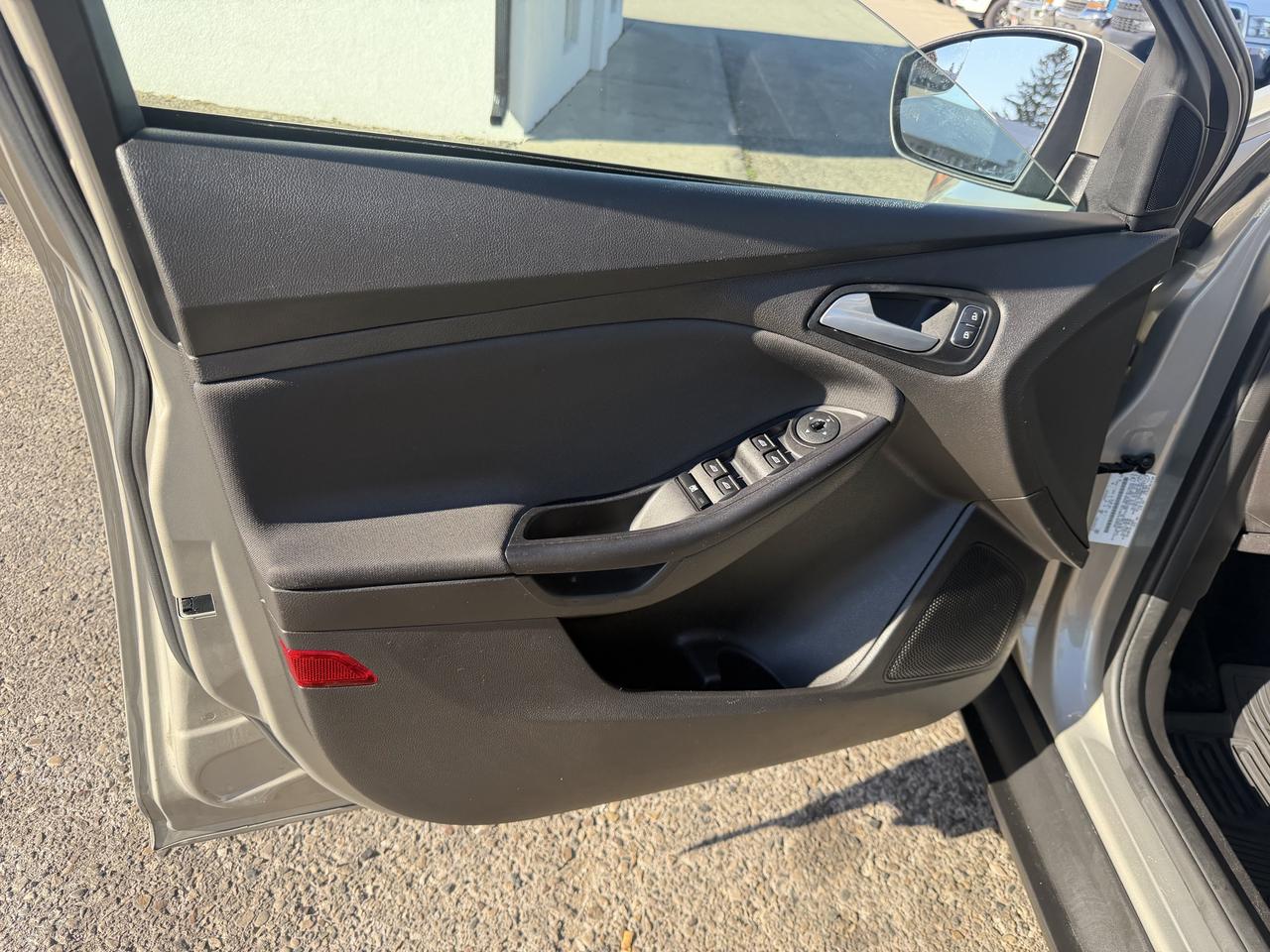 2015 Ford Focus SE Photo
