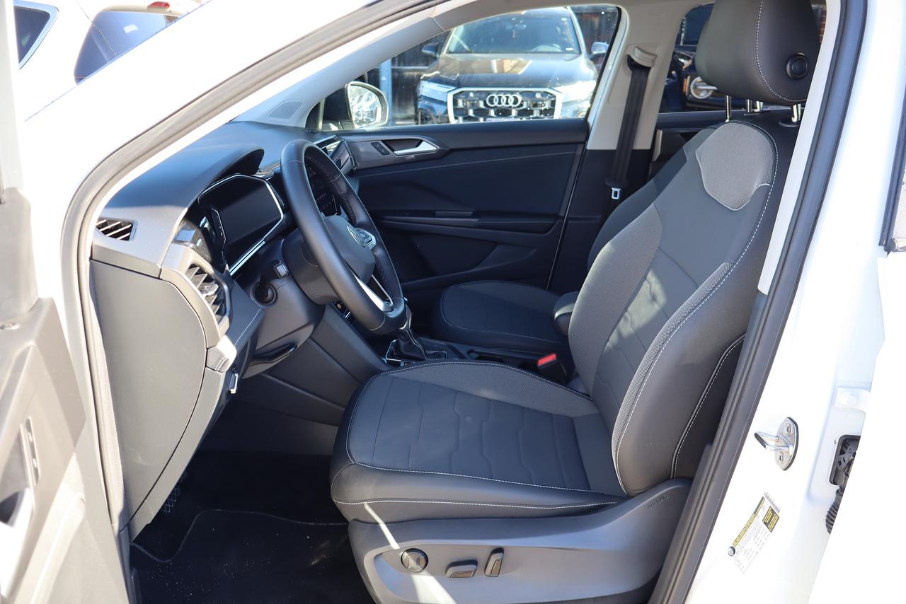 2026 Volkswagen Taos Comfortline Black Edition 4MOTION Photo
