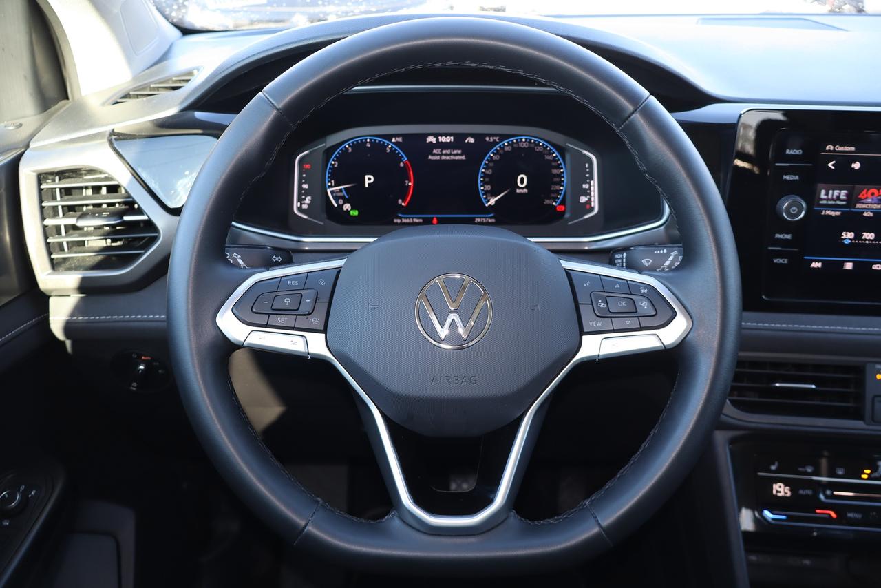 2026 Volkswagen Taos Comfortline Black Edition 4MOTION Photo