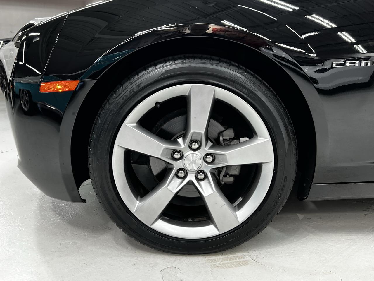 2011 Chevrolet Camaro 1LT w/RS Pkg and Sunroof Photo