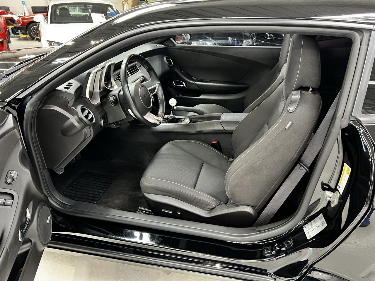 2011 Chevrolet Camaro 1LT w/RS Pkg and Sunroof Photo