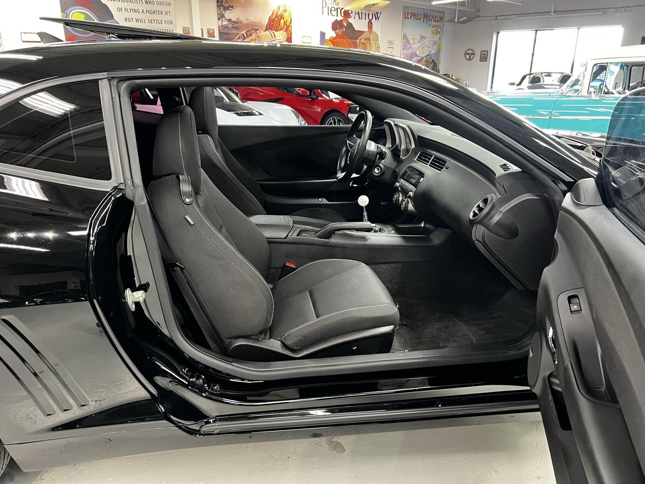 2011 Chevrolet Camaro 1LT w/RS Pkg and Sunroof Photo