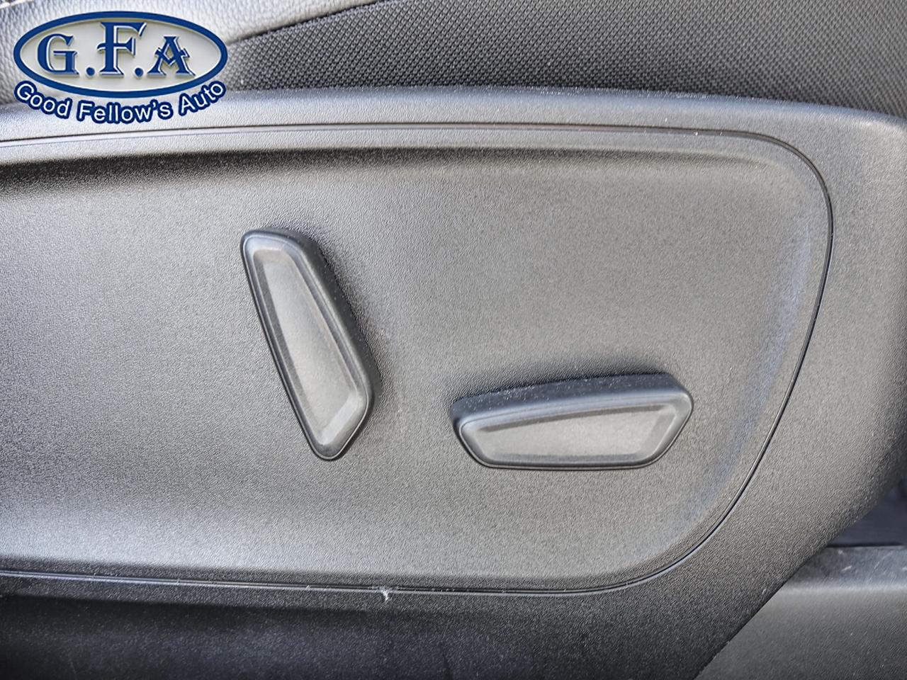 2023 Ford Escape PHEV HYRBID, FWD, LEATHER SEATS, NAVIGATION, REARV Photo