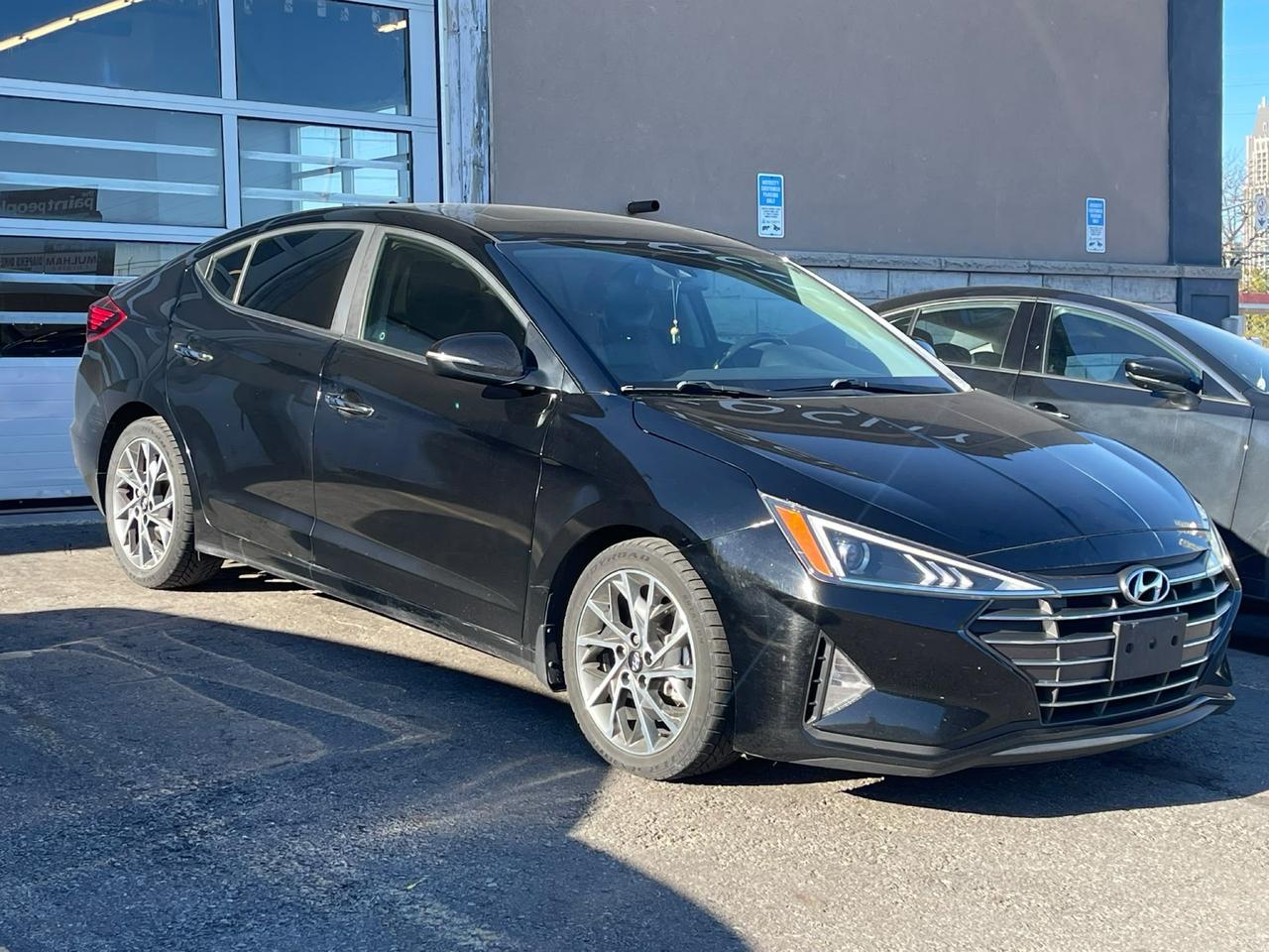 2020 Hyundai Elantra Luxury| CLEAN TITLE | Photo5