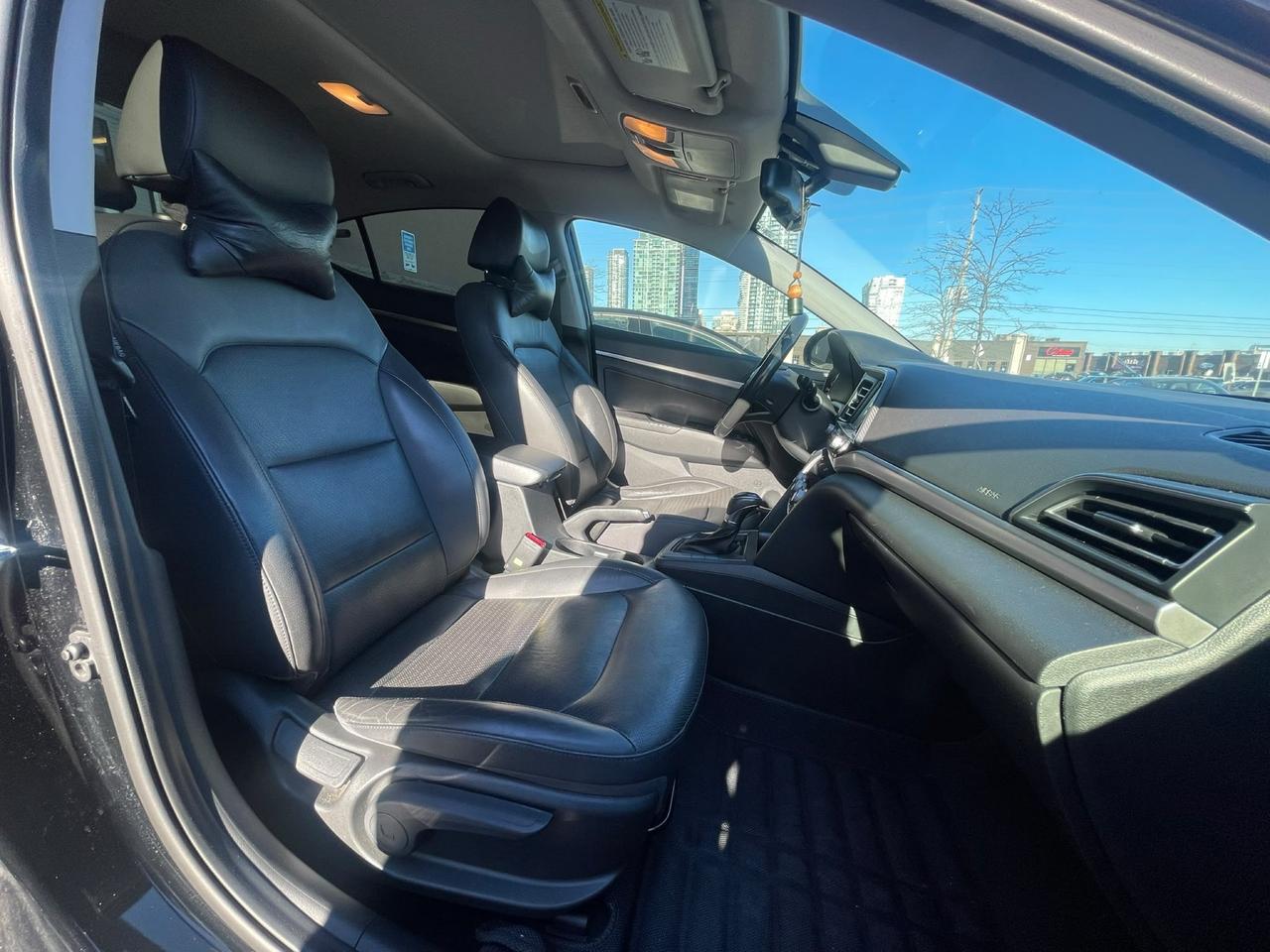 2020 Hyundai Elantra Luxury| CLEAN TITLE | Photo