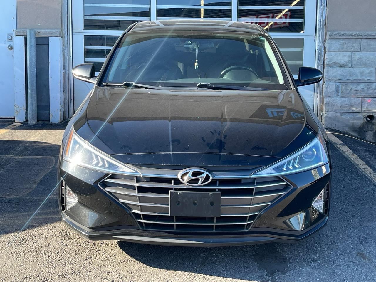 2020 Hyundai Elantra Luxury| CLEAN TITLE | Photo2