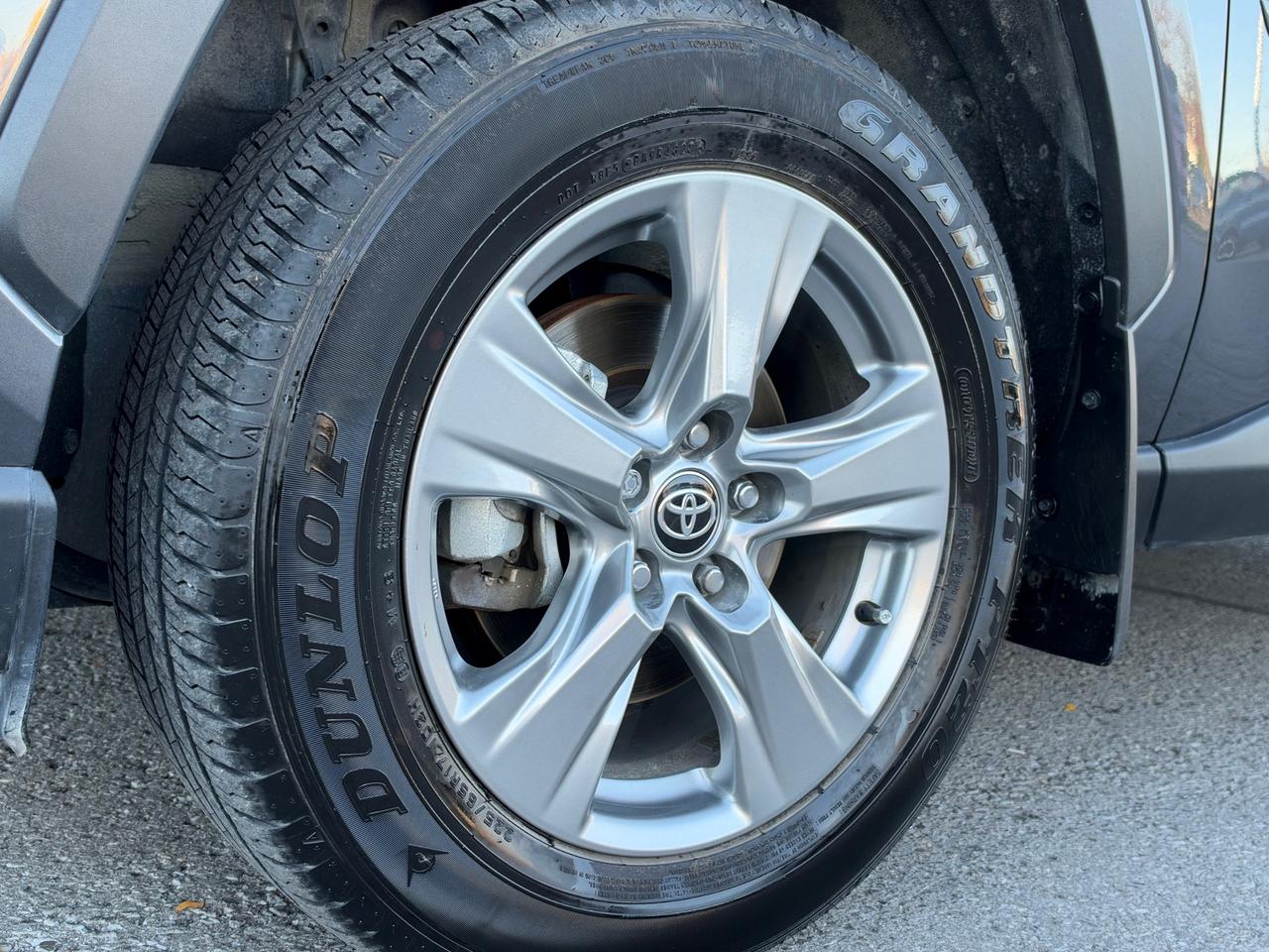 2024 Toyota RAV4 XLE AWD-ONE OWNER-BOUGHT+SERVICED HERE! Photo