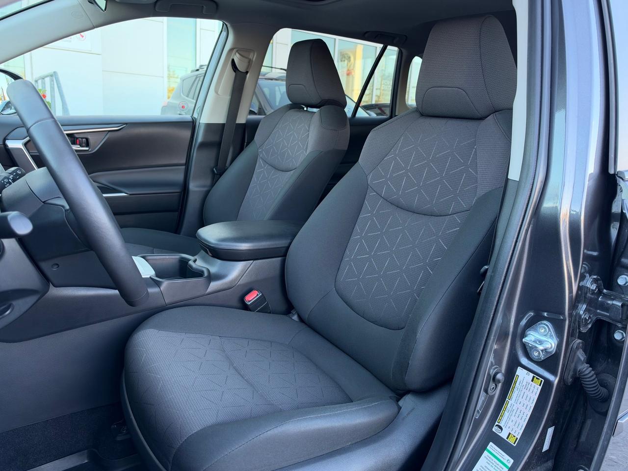 2024 Toyota RAV4 XLE AWD-ONE OWNER-BOUGHT+SERVICED HERE! Photo