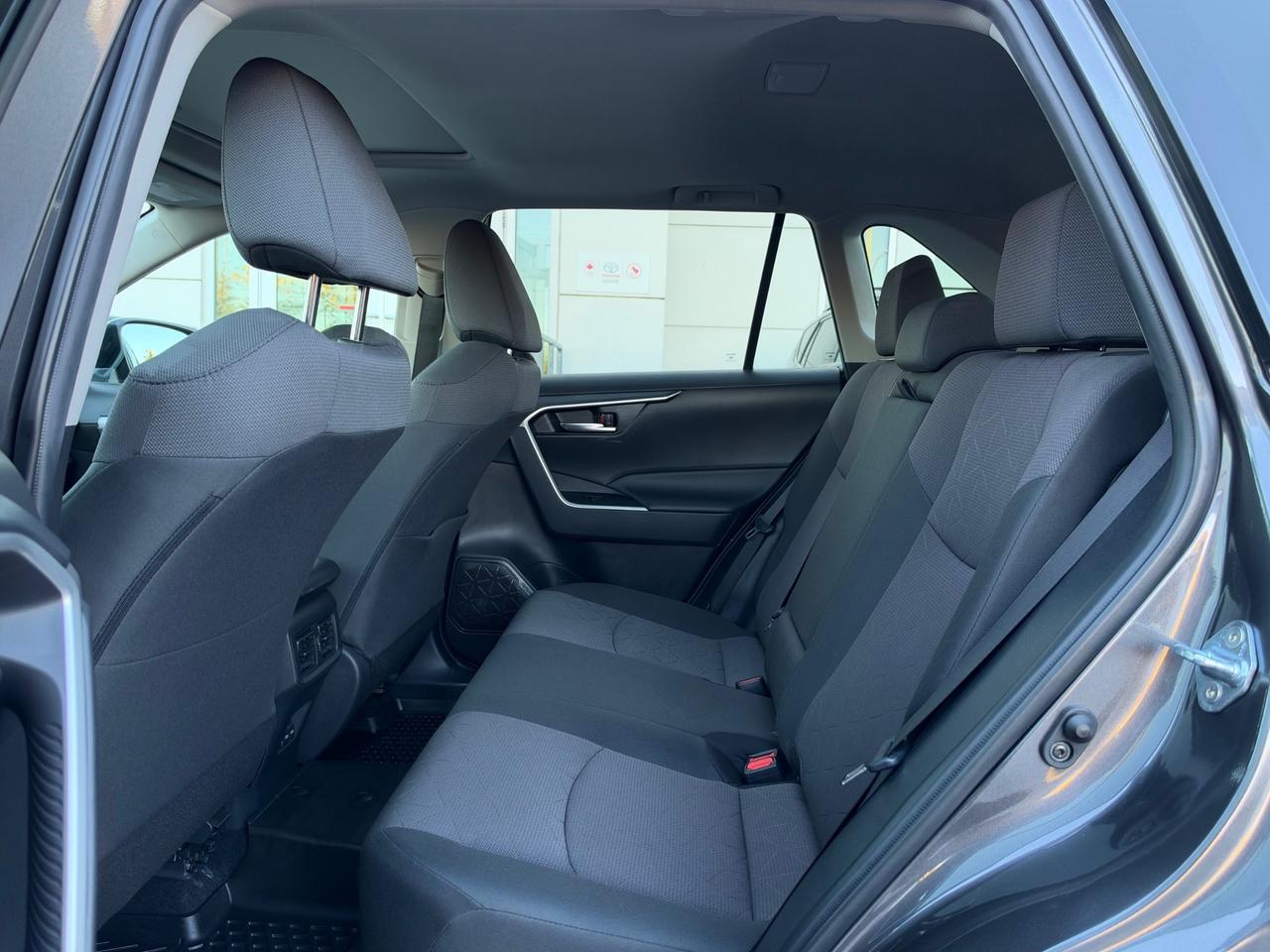 2024 Toyota RAV4 XLE AWD-ONE OWNER-BOUGHT+SERVICED HERE! Photo