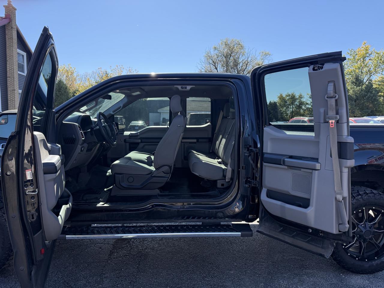 2017 Ford F-150 4WD SUPERCAB 145" XTR 103,000KM Photo