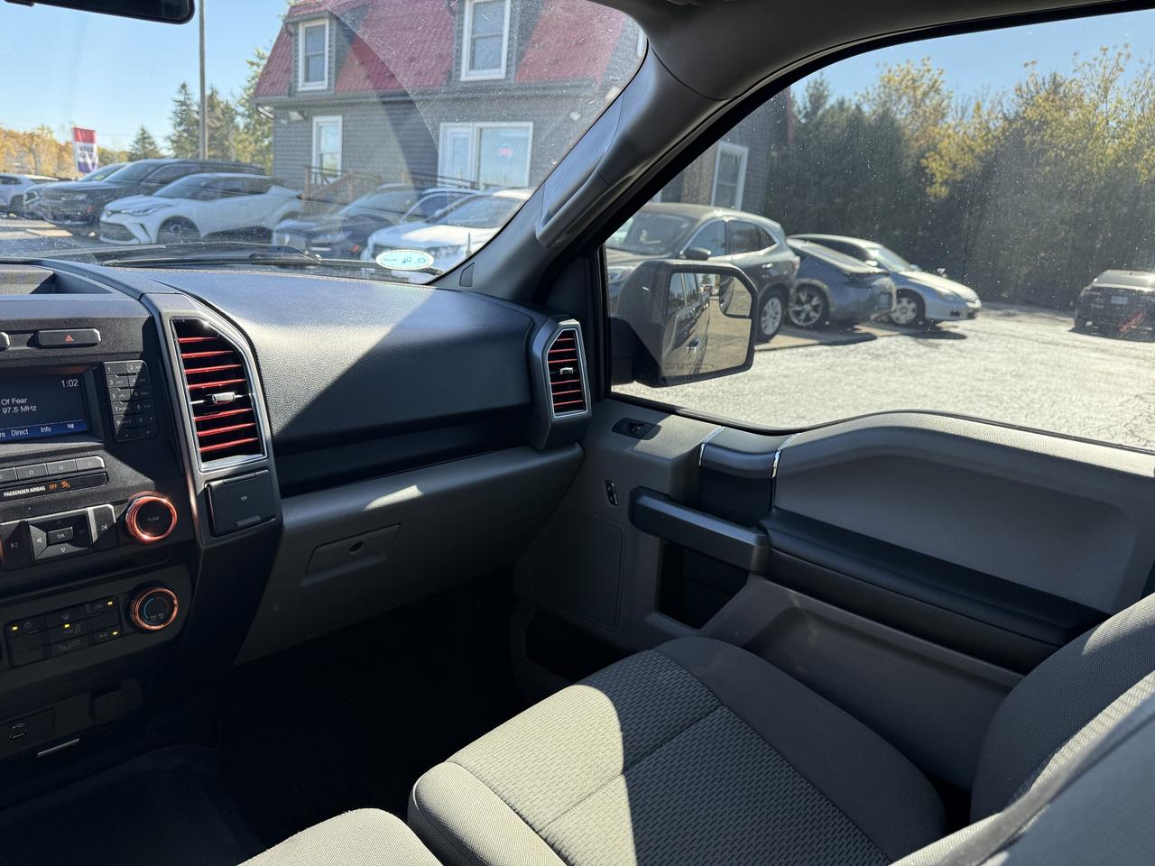 2017 Ford F-150 4WD SUPERCAB 145" XTR 103,000KM Photo