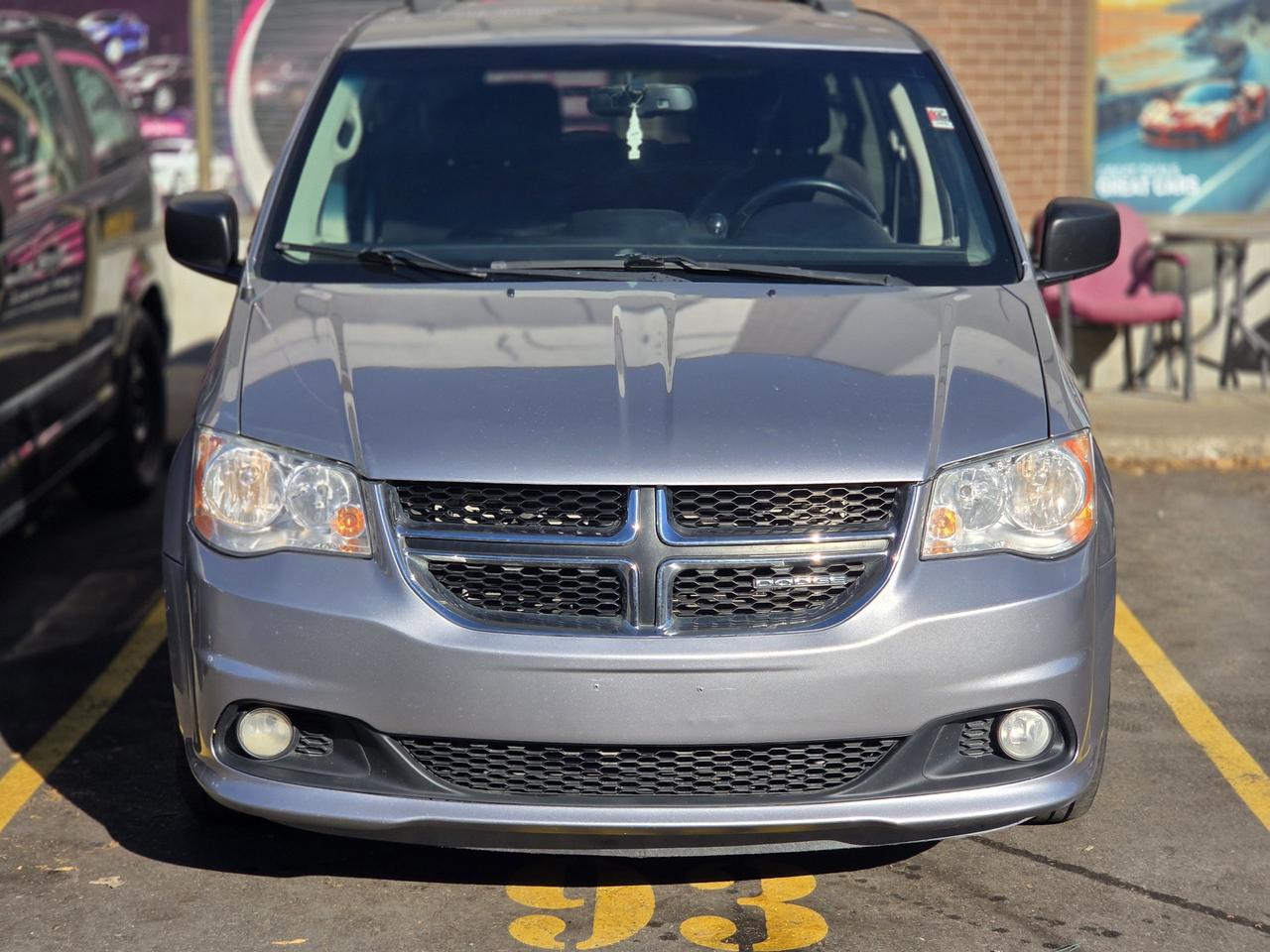 2014 Dodge Grand Caravan SXT Photo1