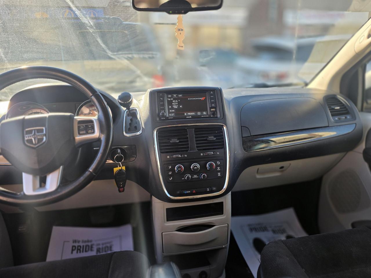 2014 Dodge Grand Caravan SXT Photo