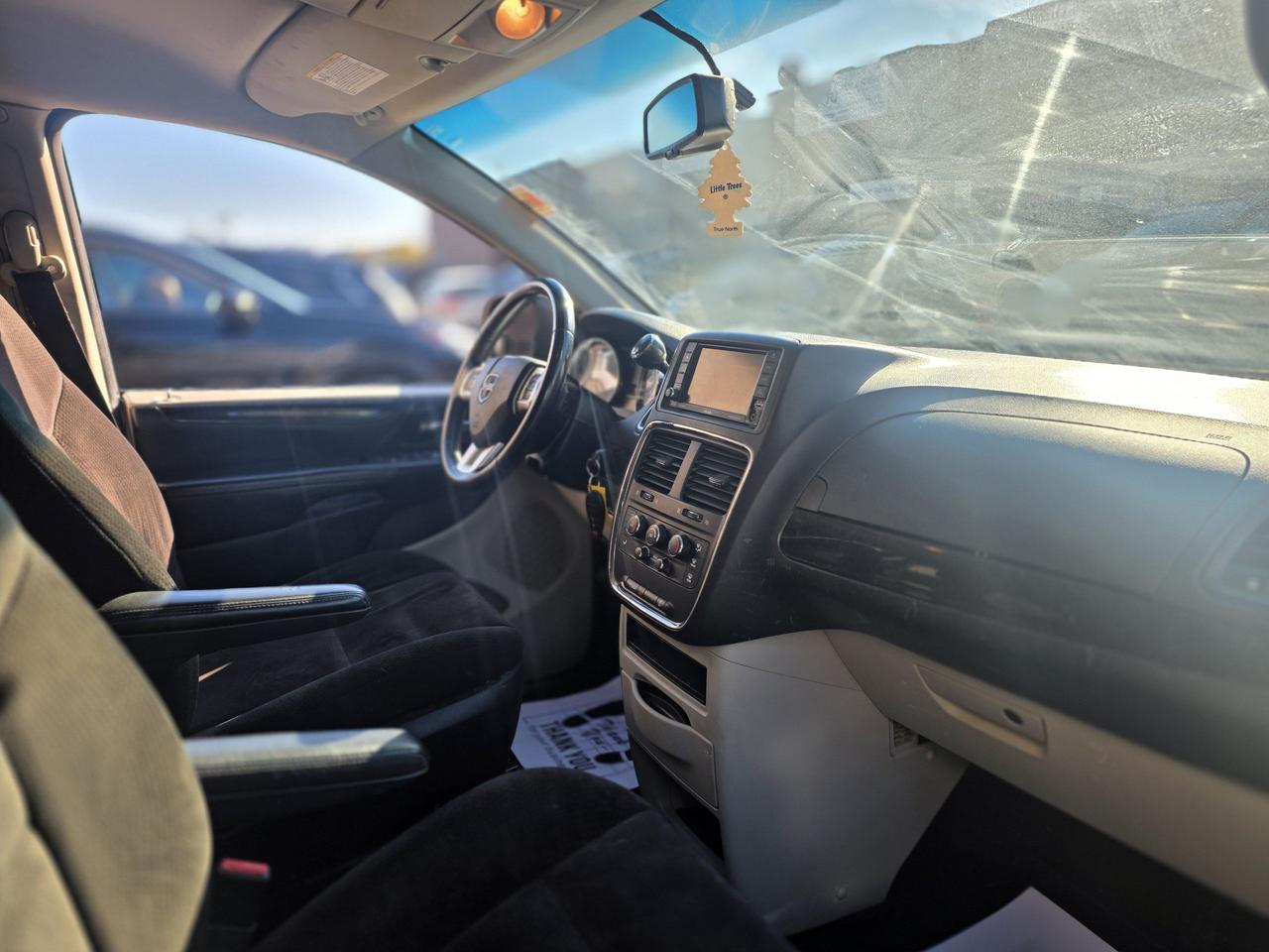 2014 Dodge Grand Caravan SXT Photo
