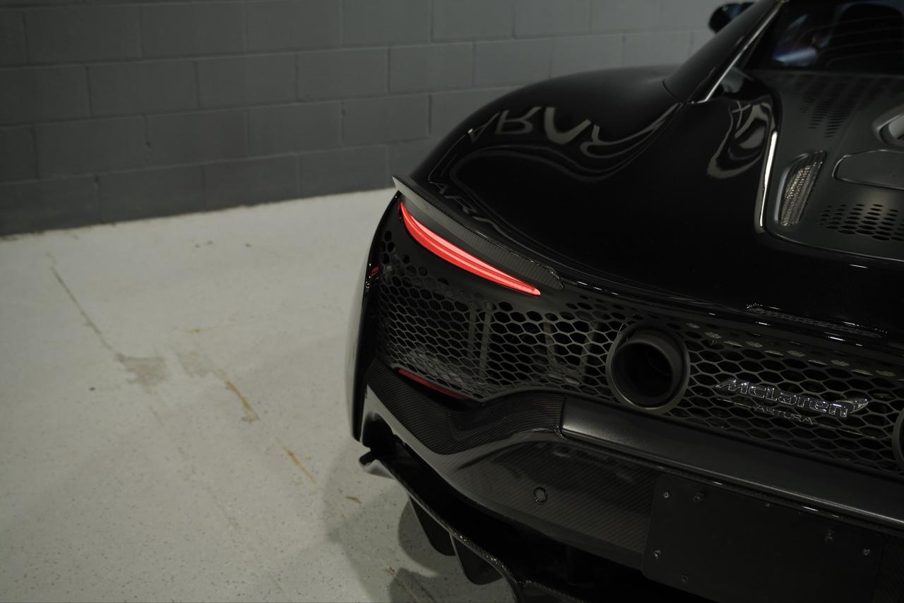 2023 McLaren Artura Performance Photo