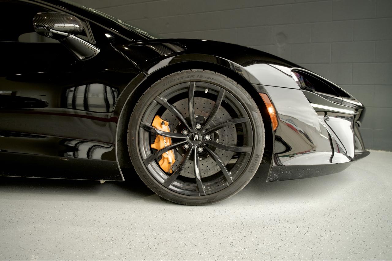2023 McLaren Artura Performance Photo