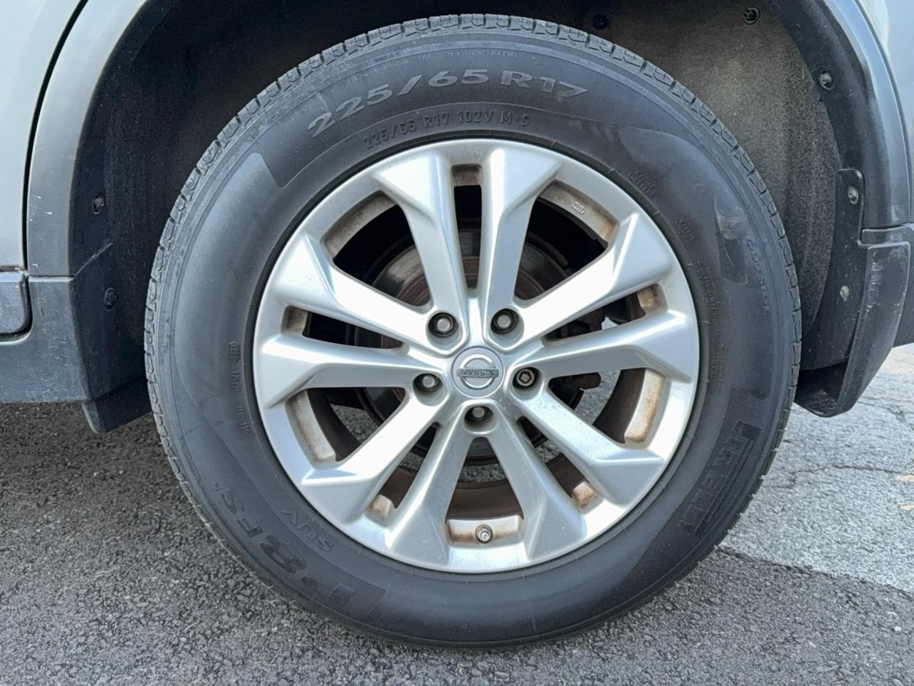 2016 Nissan Rogue SV Photo