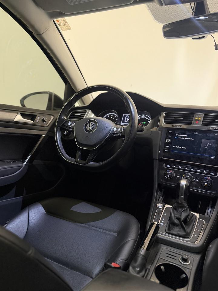 2019 Volkswagen Golf SportWagen Comfortline Photo
