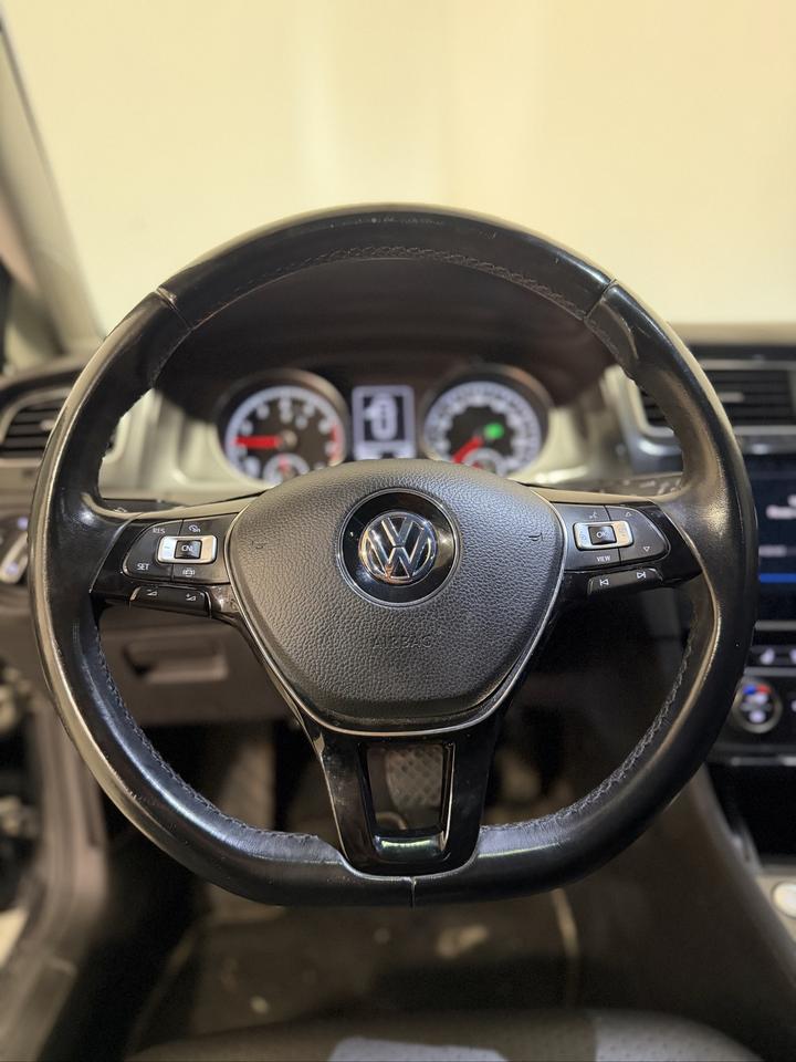 2019 Volkswagen Golf SportWagen Comfortline Photo