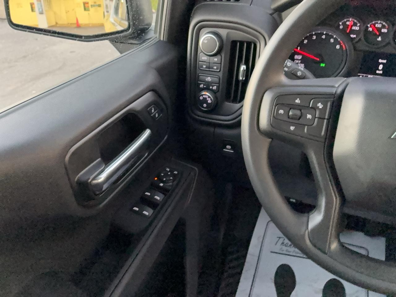 2024 Chevrolet Silverado 1500 CustomTraiBoss 4WD Z71 CrewCab 5.3L 8cyl 6'7"Box Photo
