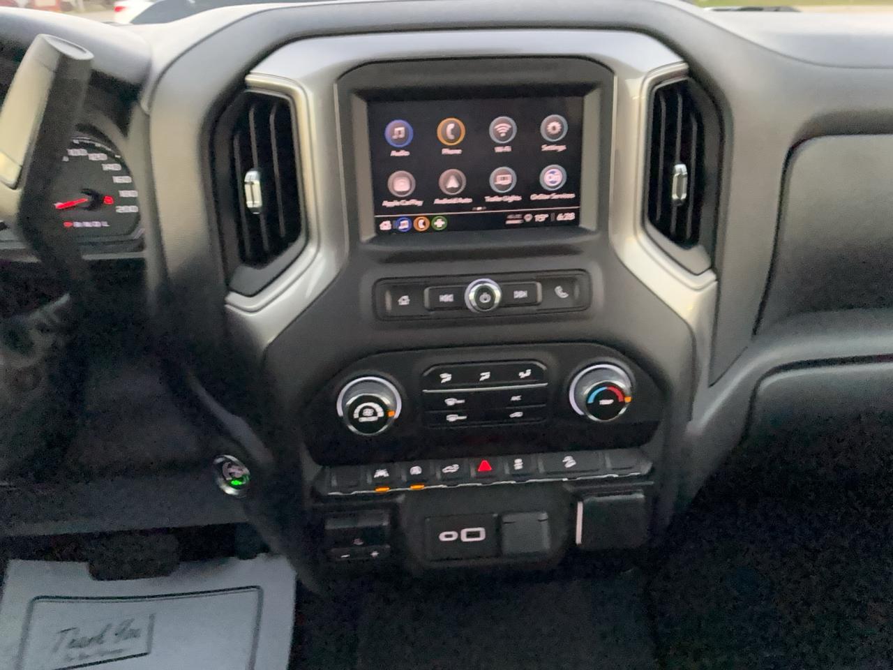 2024 Chevrolet Silverado 1500 CustomTraiBoss 4WD Z71 CrewCab 5.3L 8cyl 6'7"Box Photo