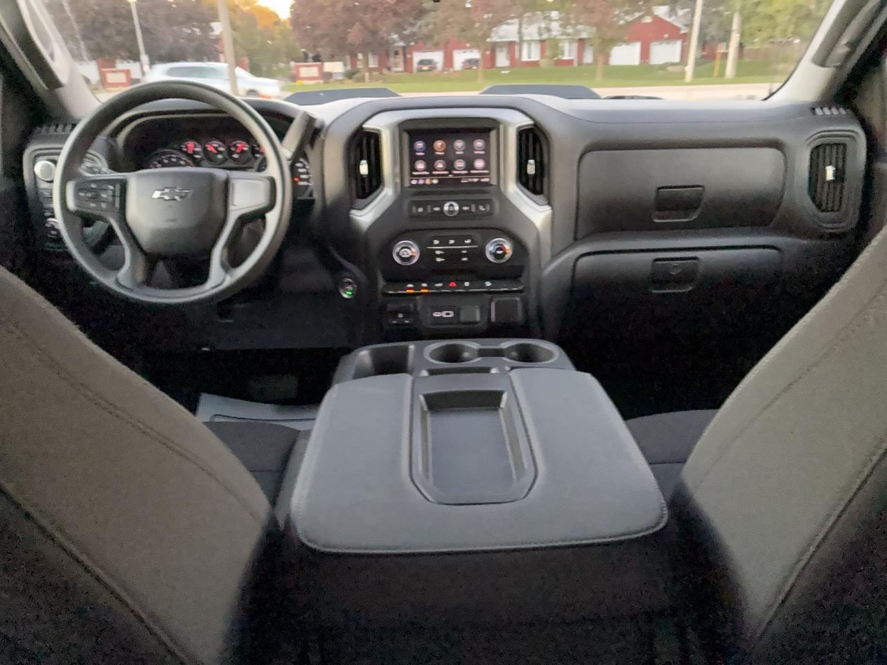 2024 Chevrolet Silverado 1500 CustomTraiBoss 4WD Z71 CrewCab 5.3L 8cyl 6'7"Box Photo