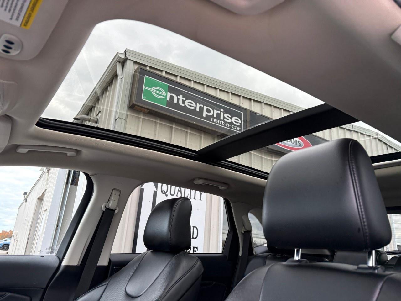 2021 Ford Edge Titanium AWD Photo