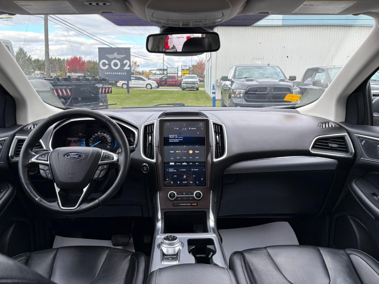 2021 Ford Edge Titanium AWD Photo