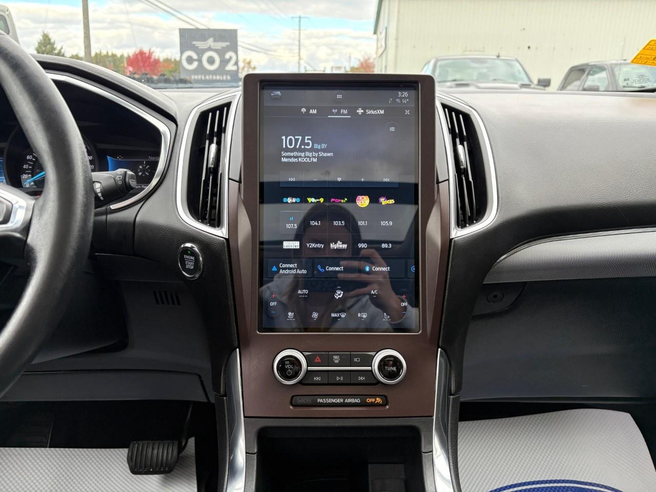 2021 Ford Edge Titanium AWD Photo