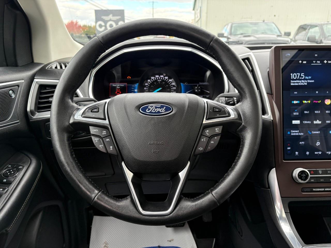 2021 Ford Edge Titanium AWD Photo