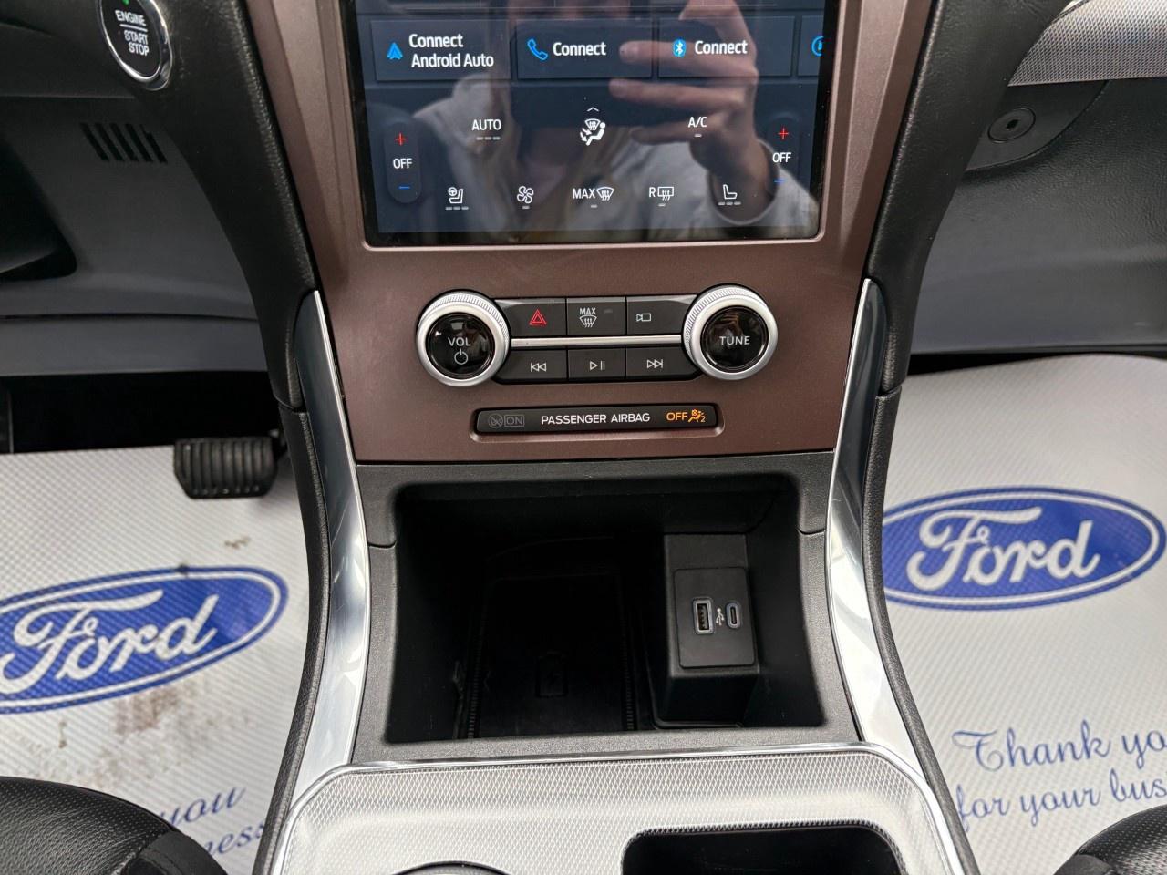 2021 Ford Edge Titanium AWD Photo