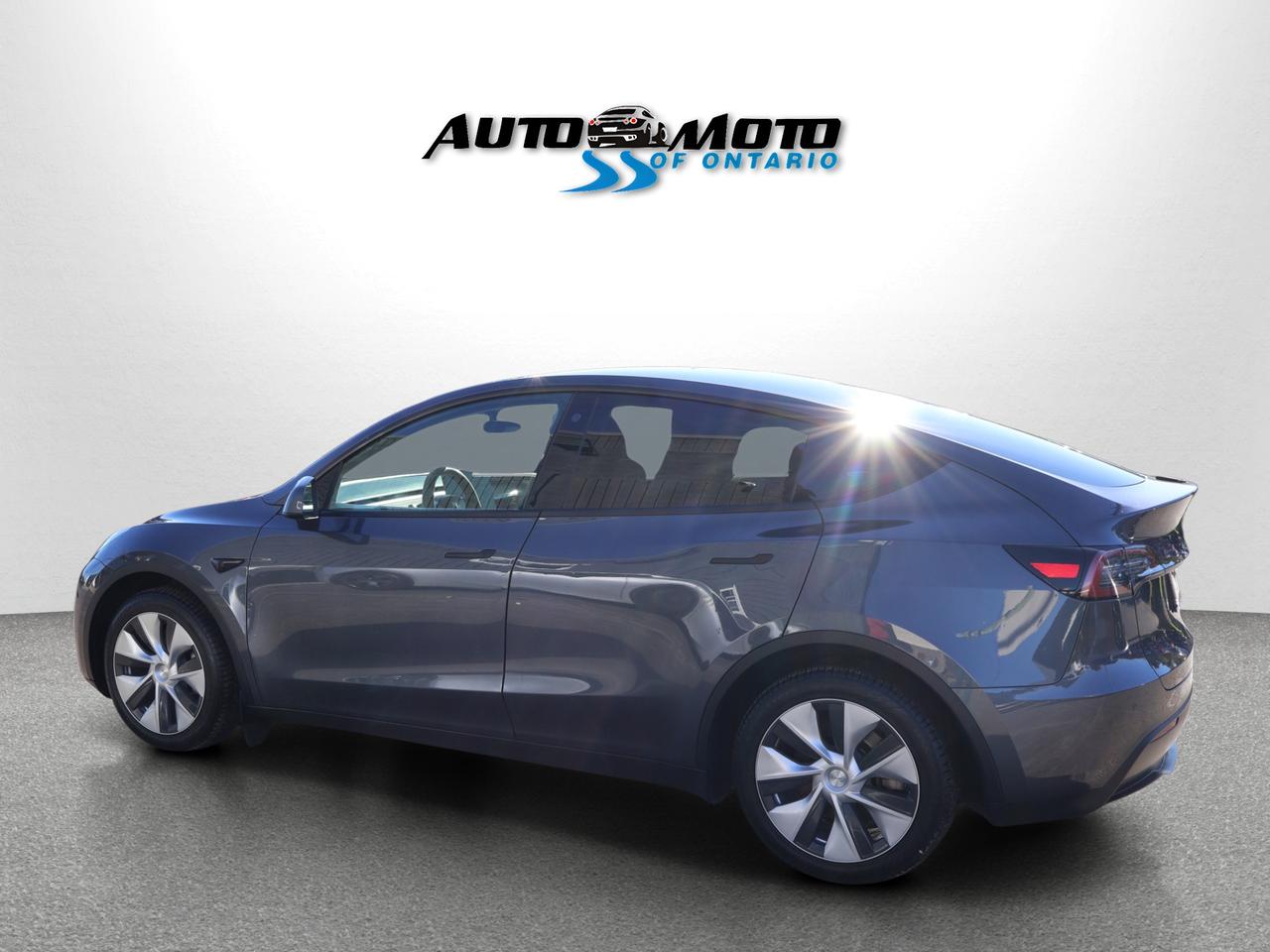 2023 Tesla Model Y LONG RANGE DUAL MOTOR AWD *ACCIDENT FREE*1 OWNER*2ND WINTER* CAMERA NAV BLUETOOTH LEATHRE HEATED SEATS CRUISE Photo