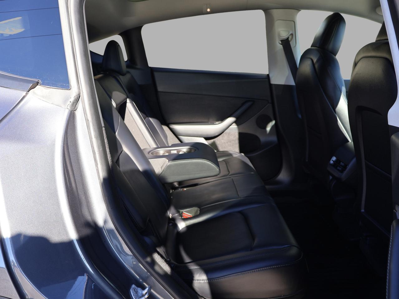 2023 Tesla Model Y LONG RANGE DUAL MOTOR AWD *ACCIDENT FREE*1 OWNER*2ND WINTER* CAMERA NAV BLUETOOTH LEATHRE HEATED SEATS CRUISE Photo