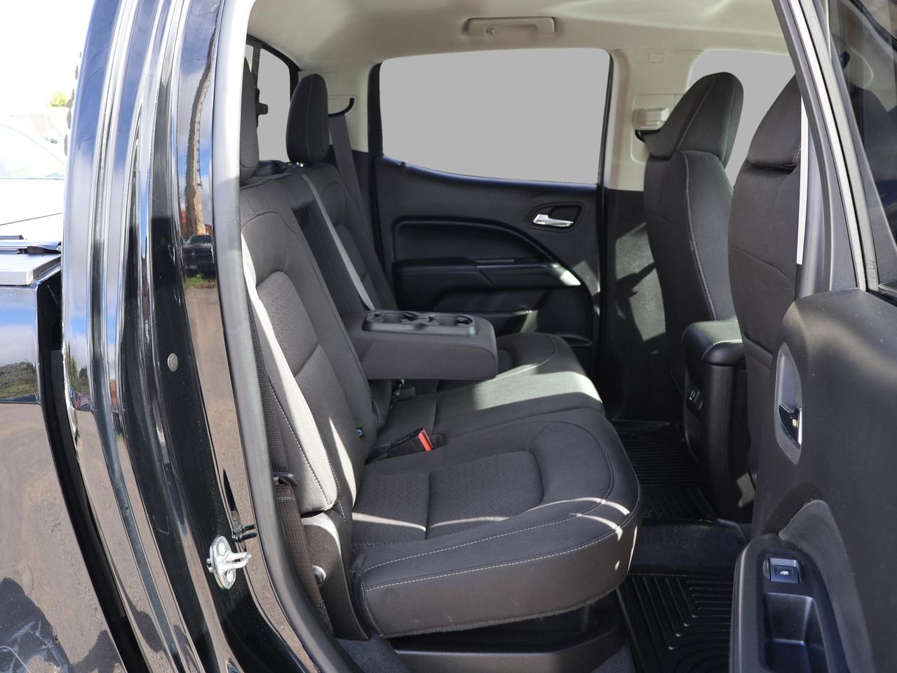 2019 GMC Canyon TURBO DIESEL SLE 4WD *ACCIDENT FREE*GMC MAINTAIN* CAMERA BLUETOOTH HEATED SEATS CRUISE ALLOYS Photo