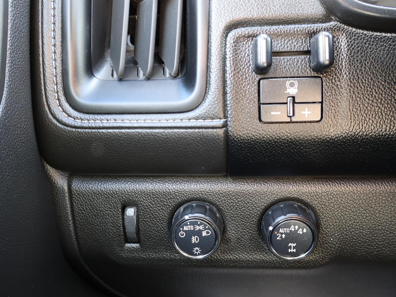 2019 GMC Canyon TURBO DIESEL SLE 4WD *ACCIDENT FREE*GMC MAINTAIN* CAMERA BLUETOOTH HEATED SEATS CRUISE ALLOYS Photo