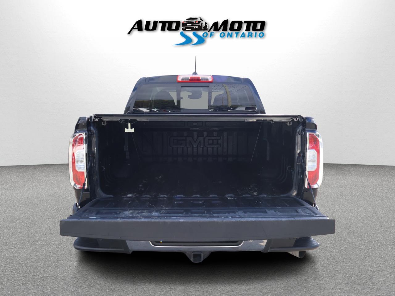 2019 GMC Canyon TURBO DIESEL SLE 4WD *ACCIDENT FREE*GMC MAINTAIN* CAMERA BLUETOOTH HEATED SEATS CRUISE ALLOYS Photo