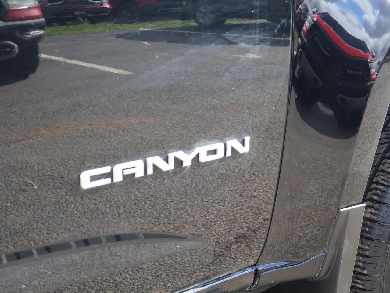 2019 GMC Canyon TURBO DIESEL SLE 4WD *ACCIDENT FREE*GMC MAINTAIN* CAMERA BLUETOOTH HEATED SEATS CRUISE ALLOYS Photo