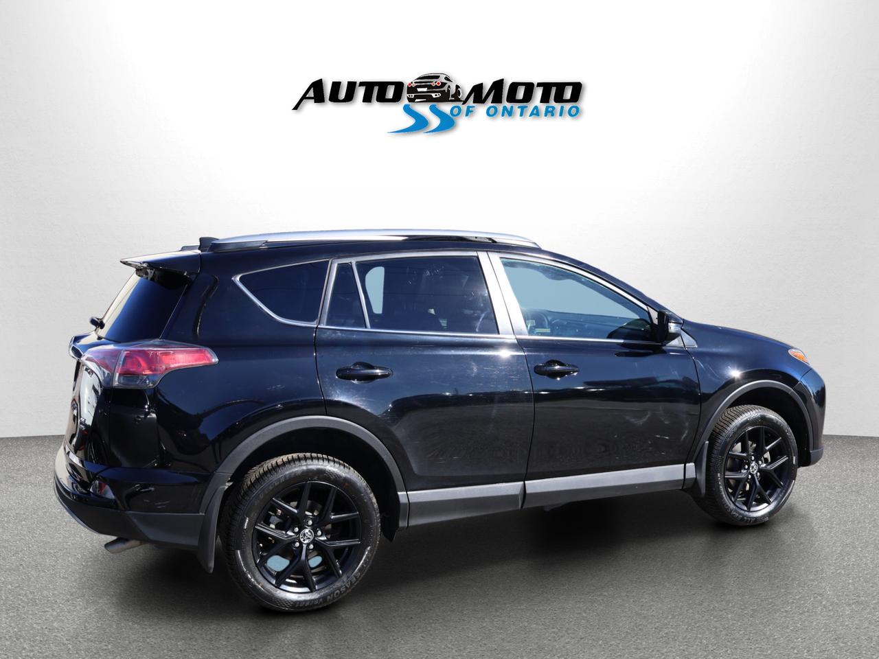 2018 Toyota RAV4 SE AWD CERTIFIED CAMERA NAV BLUETOOTH LEATHER HEATED SEATS SUNROOF CRUISE ALLOYS Photo