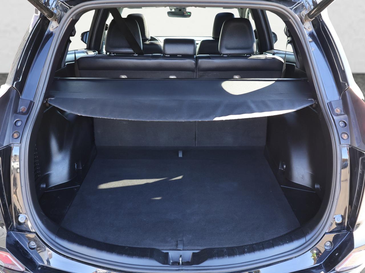 2018 Toyota RAV4 SE AWD CERTIFIED CAMERA NAV BLUETOOTH LEATHER HEATED SEATS SUNROOF CRUISE ALLOYS Photo