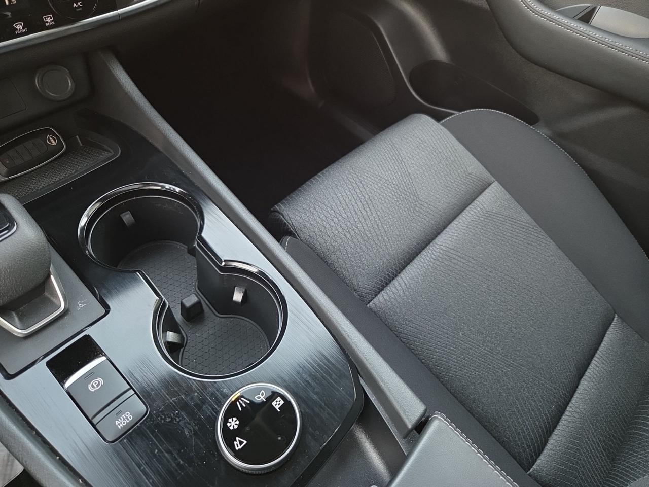 2024 Nissan Rogue SV MOONROOF Photo