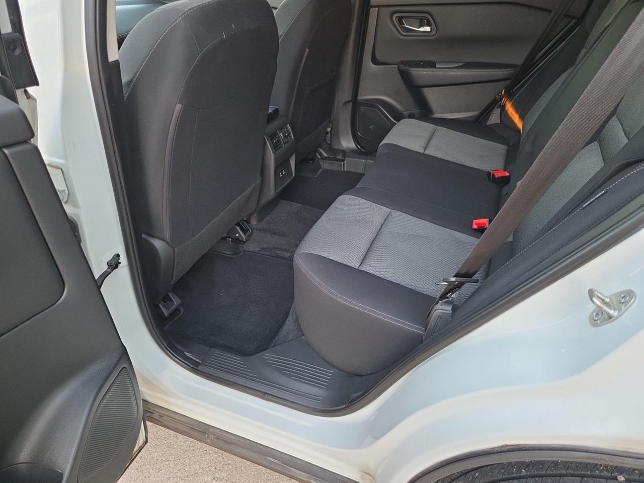 2024 Nissan Rogue SV MOONROOF Photo