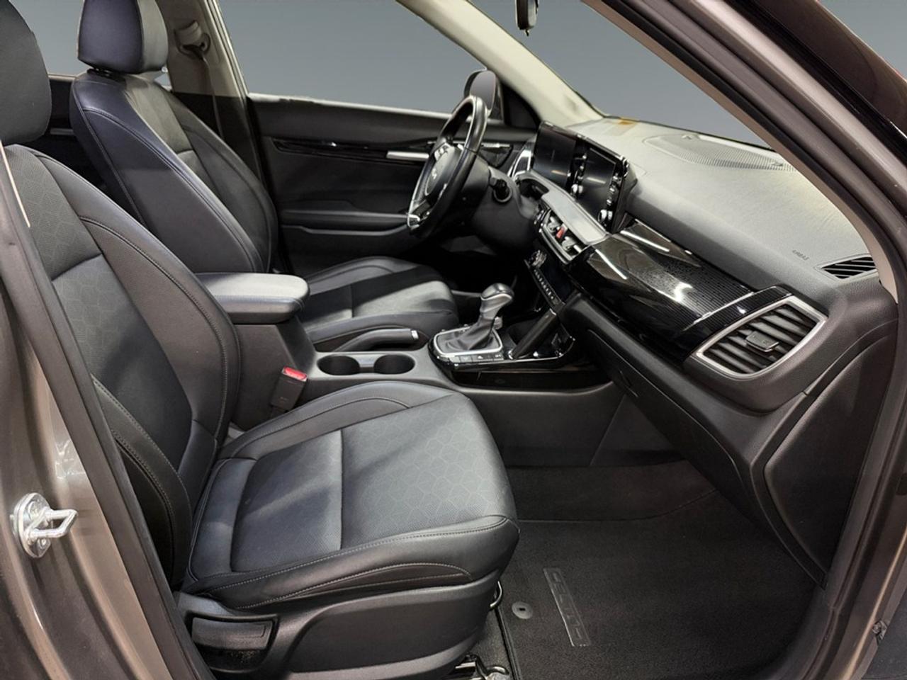 2025 Kia Seltos EX AWD Photo