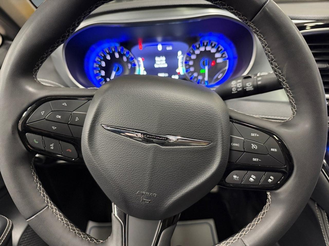 2025 Chrysler Pacifica Limited FWD Photo