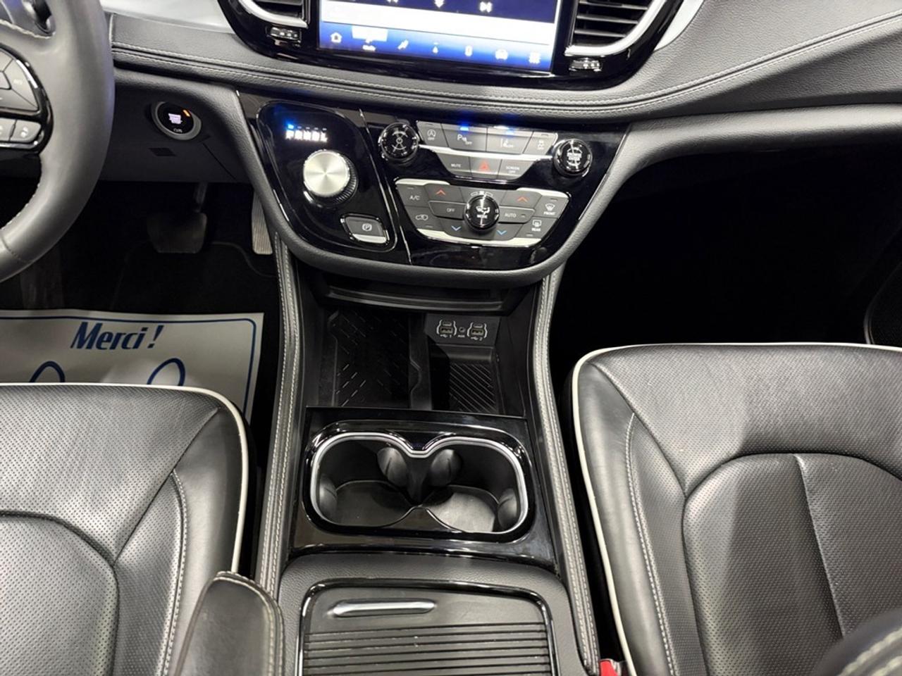 2025 Chrysler Pacifica Limited FWD Photo