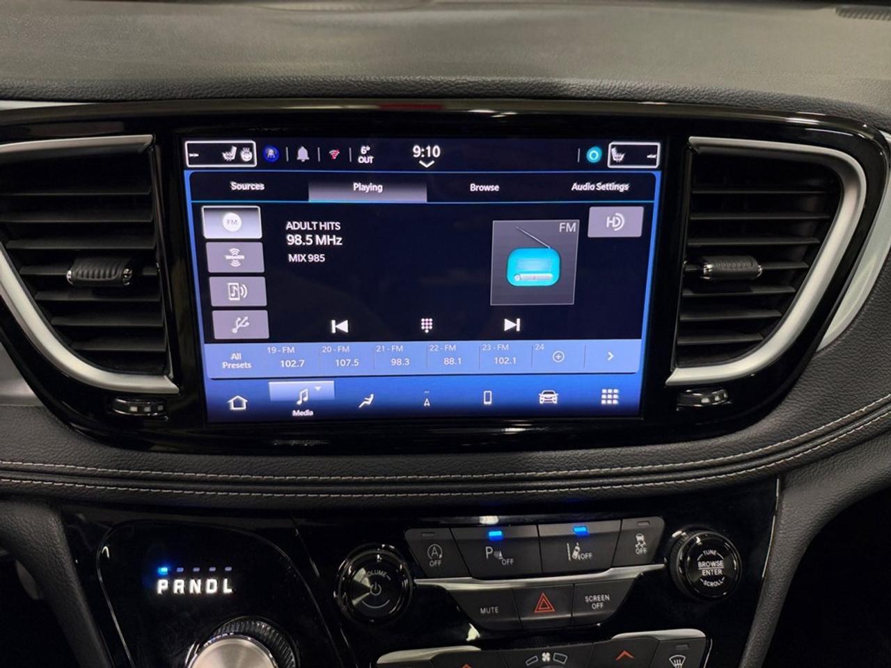 2025 Chrysler Pacifica Limited FWD Photo