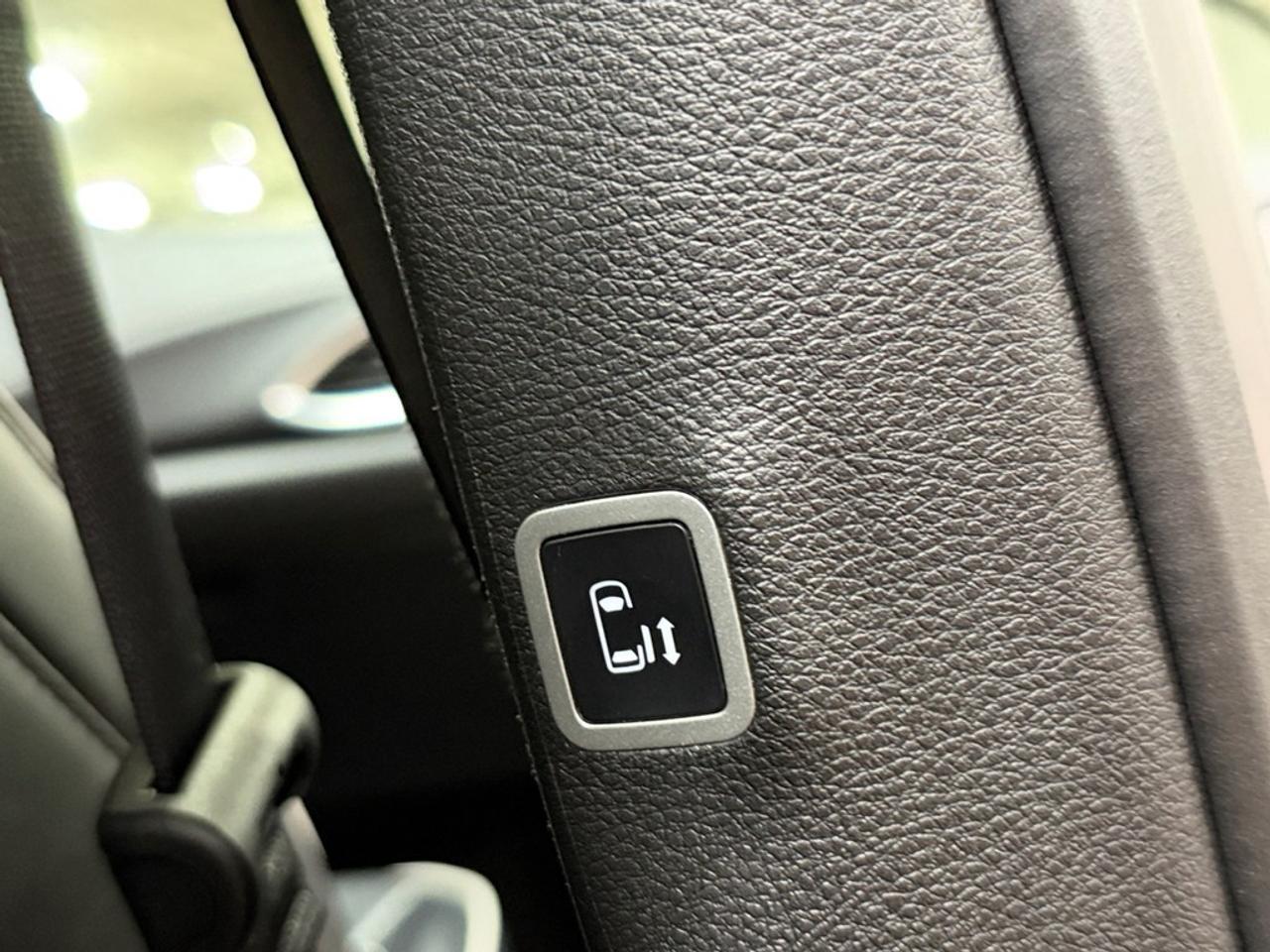 2025 Chrysler Pacifica Limited FWD Photo