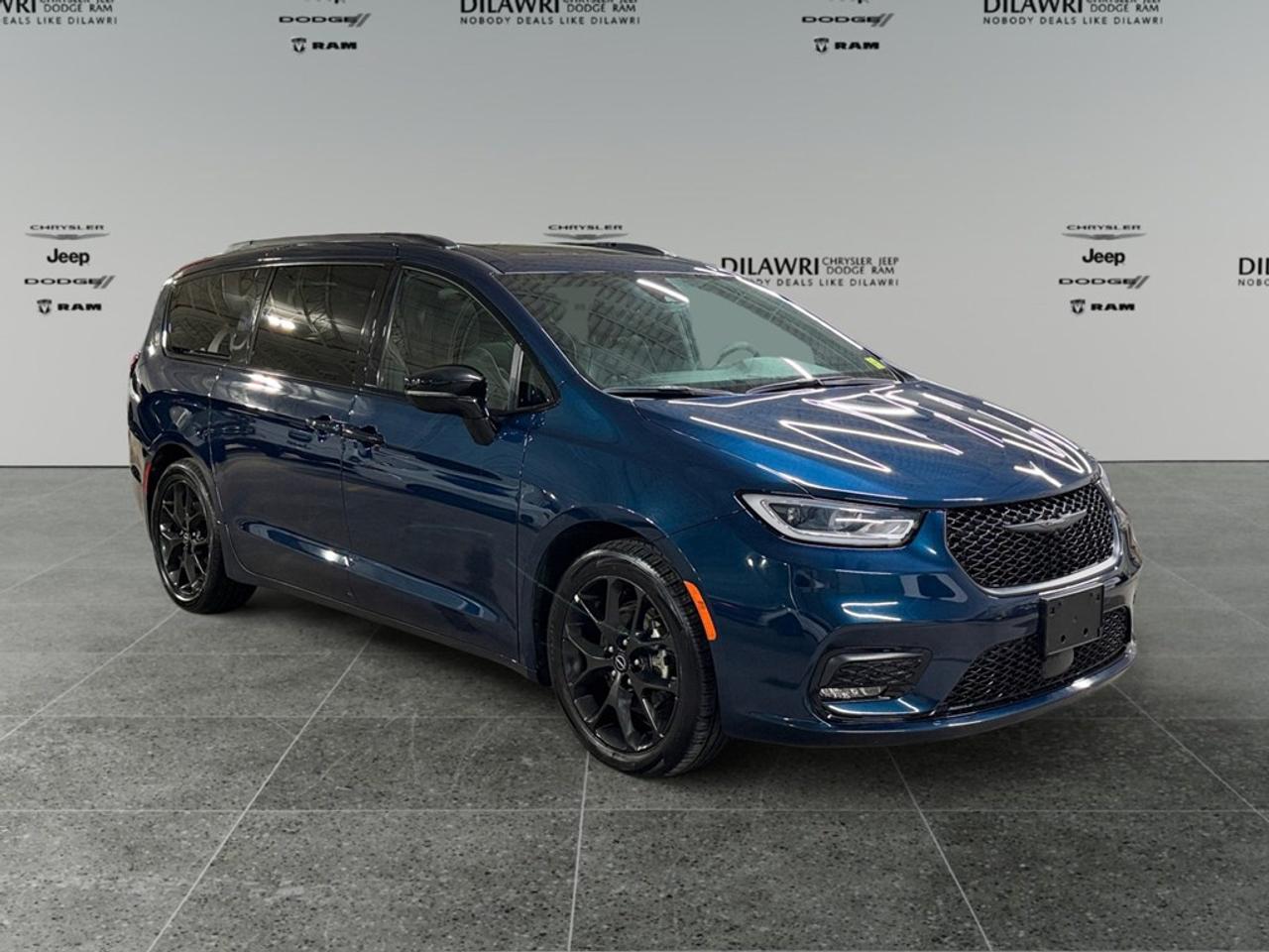 2025 Chrysler Pacifica Limited FWD Photo