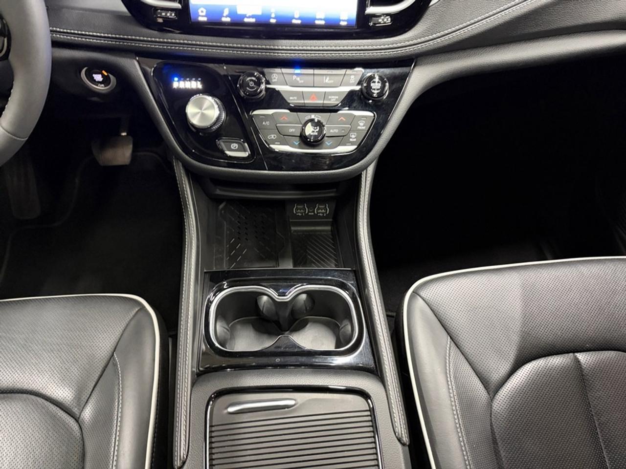 2025 Chrysler Pacifica Limited FWD Photo