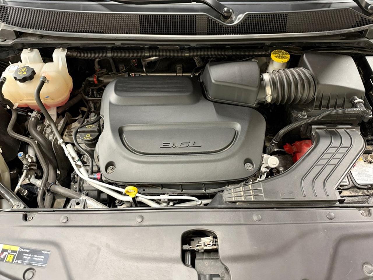 2025 Chrysler Pacifica Limited FWD Photo